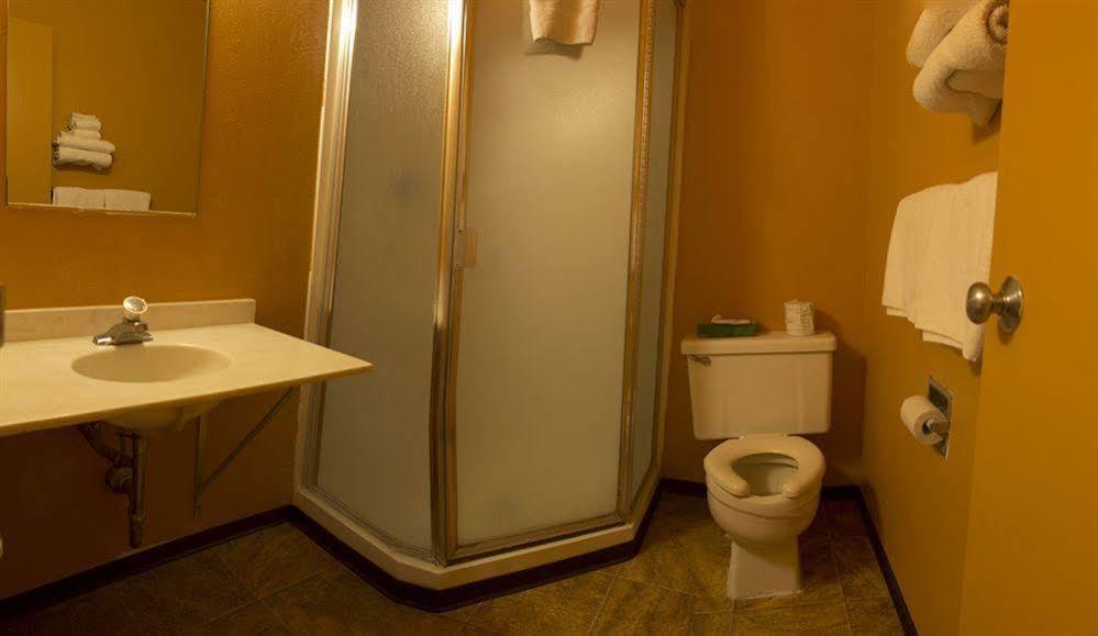 Capitol Inn & Suites بيير المظهر الخارجي الصورة